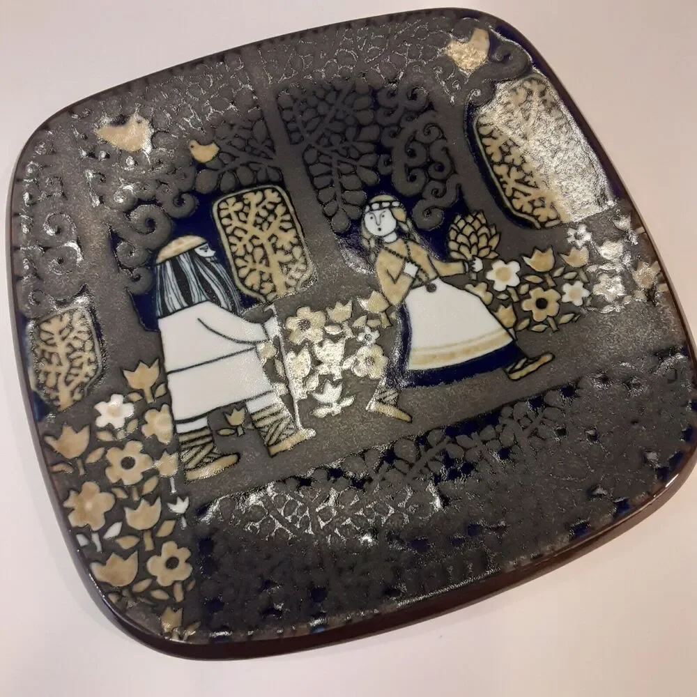 Arabia Finland 1977 Annual Stoneware Plate